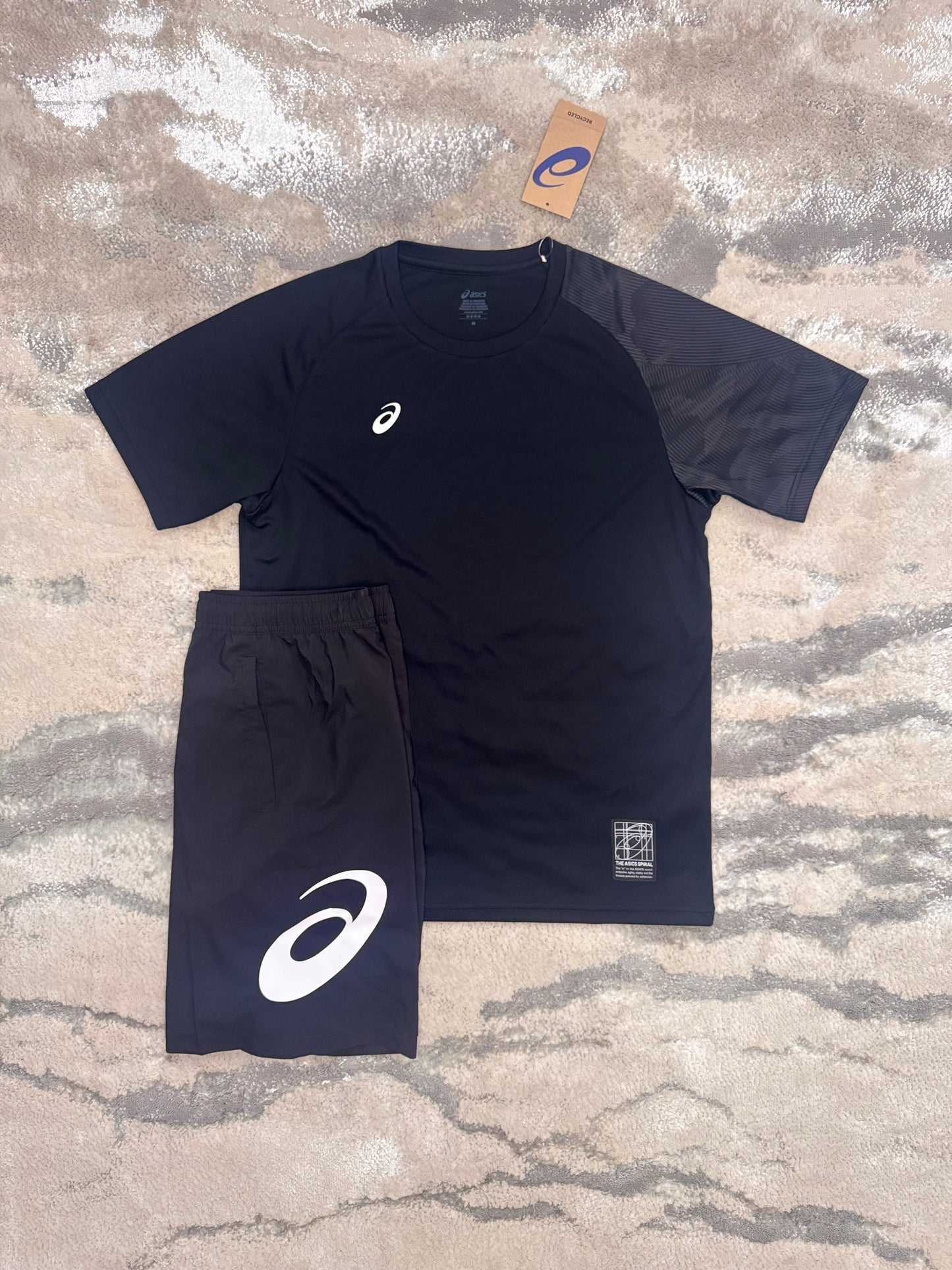 Asics Asia Exclusive Black Set