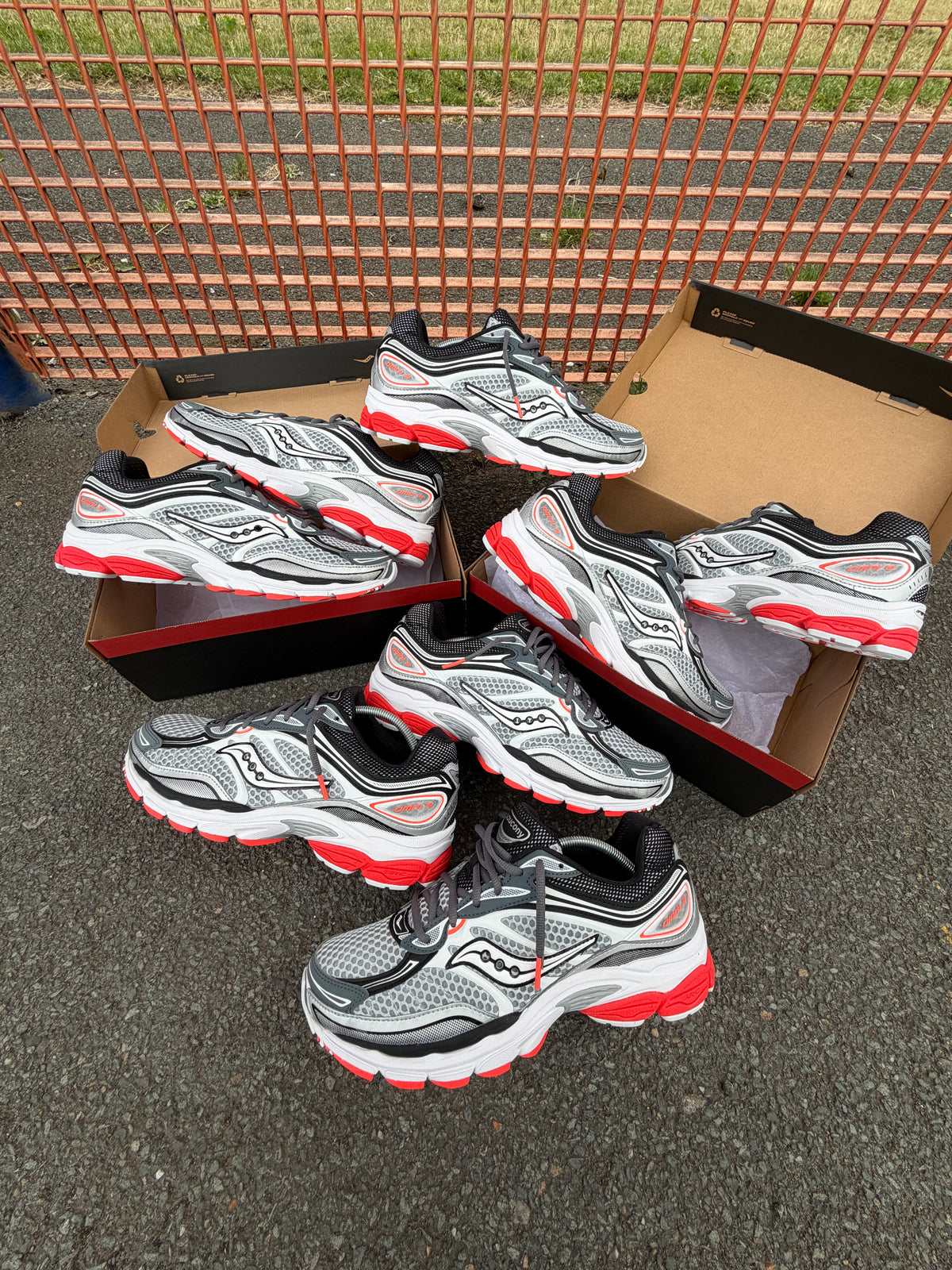 Saucony Omni 9 Red/Grey