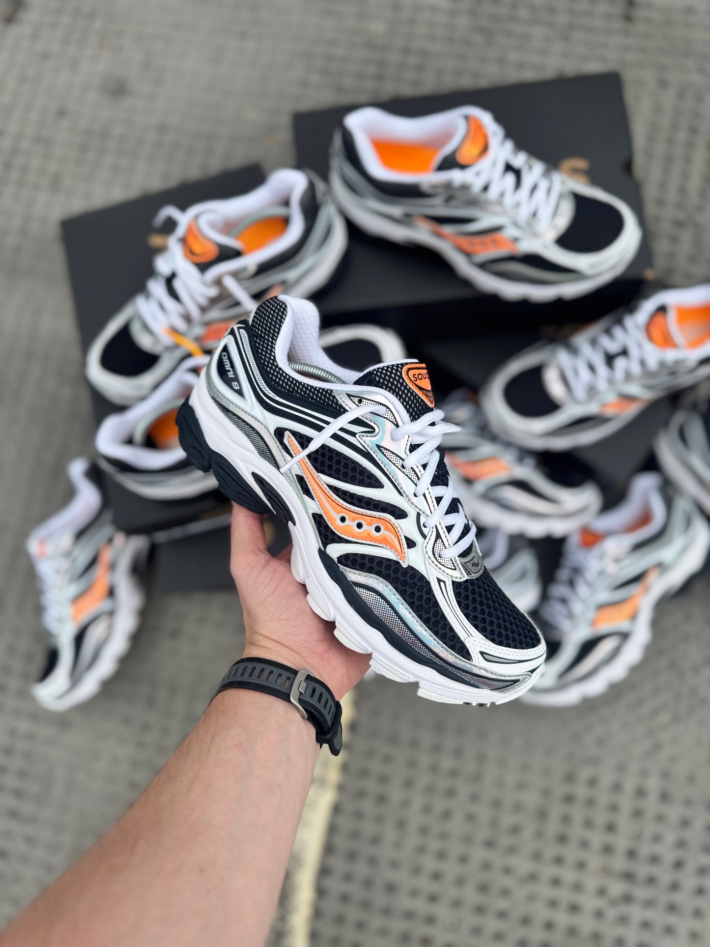 Saucony Omni 9 Black Orange
