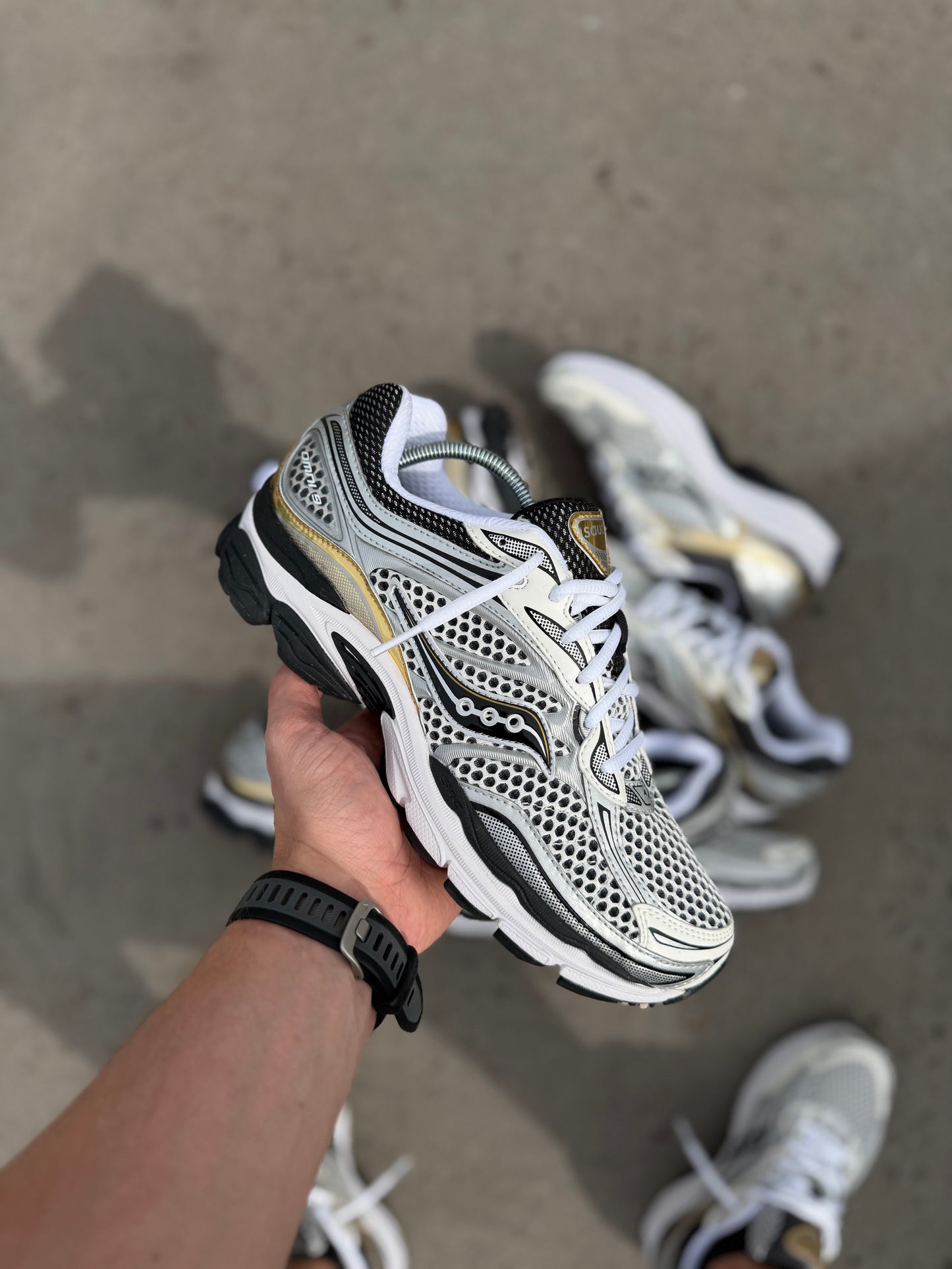 Saucony Omni 9 Gold/Silver