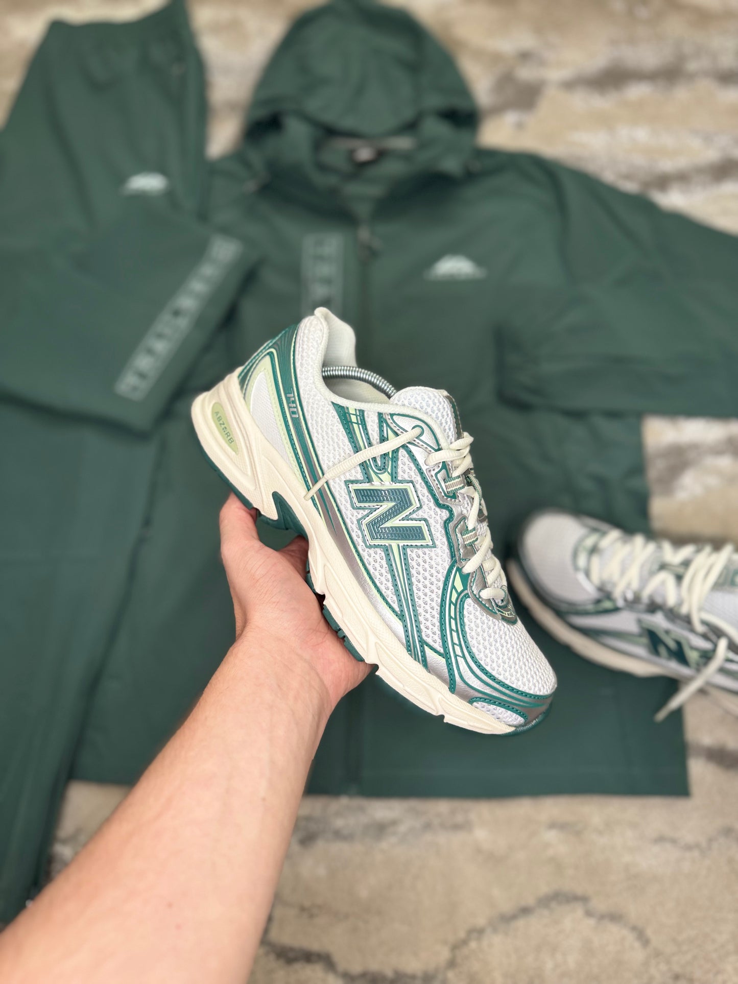 New Balance 740 Green/ White Trainers