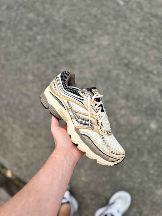 Saucony Omni 9 Birch/Gold