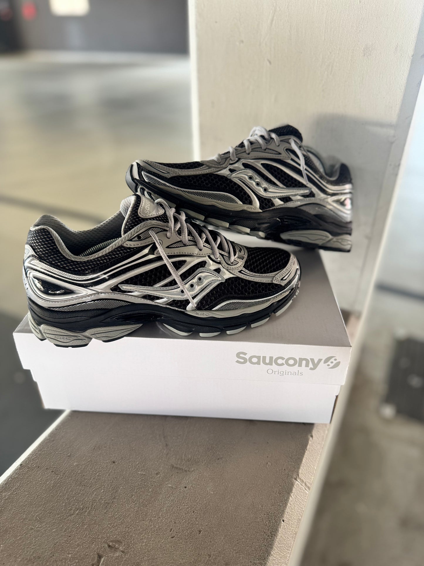 Saucony Pro Grid Omni 9 Black Metallic