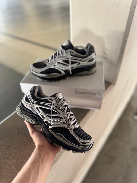 Saucony Pro Grid Omni 9 Black Metallic