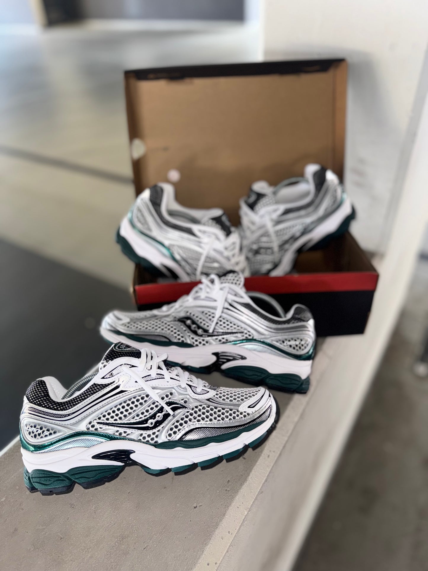 Saucony ProGrid Omni 9 Pine Green